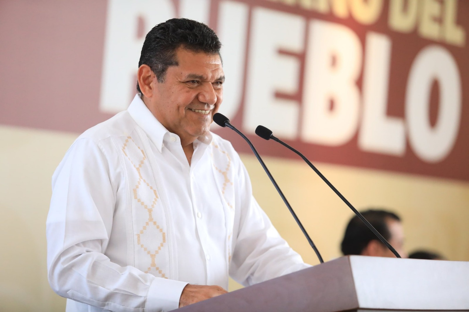 Reduce gobierno 500 millones de deuda pública