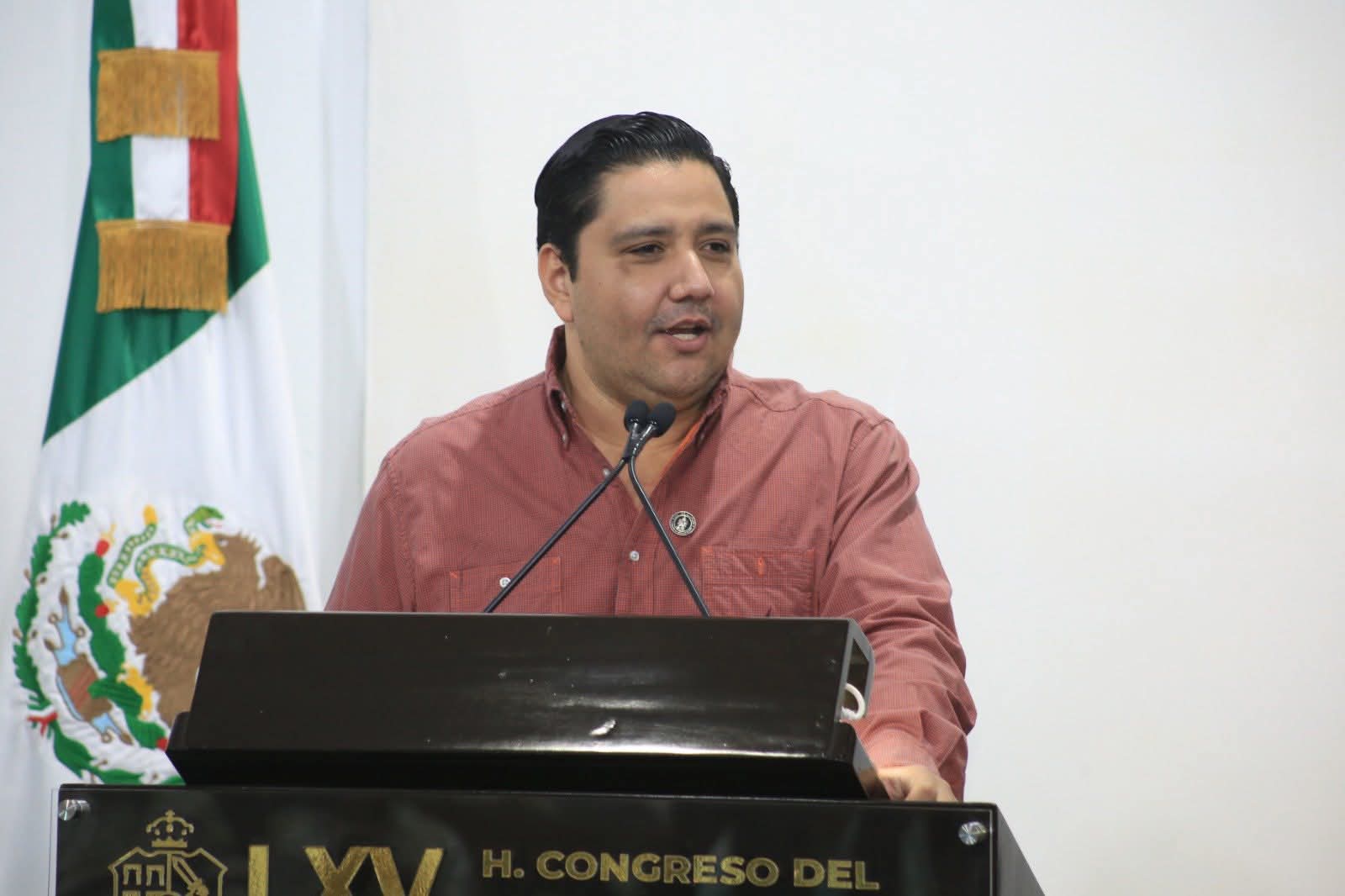 Gallegos Vaca pide no confundir la identidad sexual de los menores