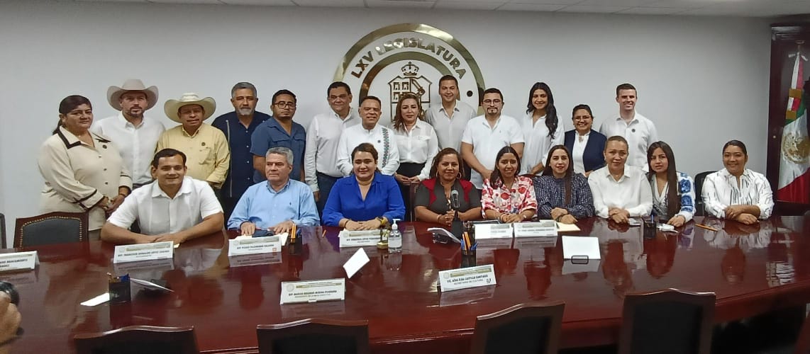 Legisladores entre ellos la oposición, reconocen y respaldan el trabajo de Aida Elba Castillo Santiago