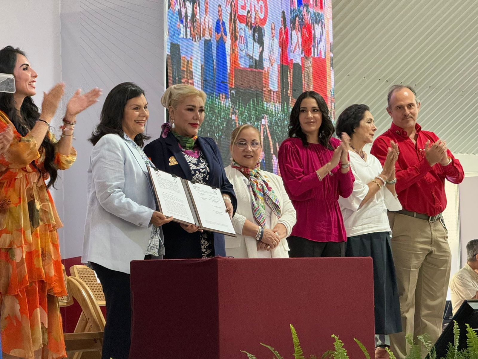 Centro entrega 101 registros de marca en Expo Empresarial 2025