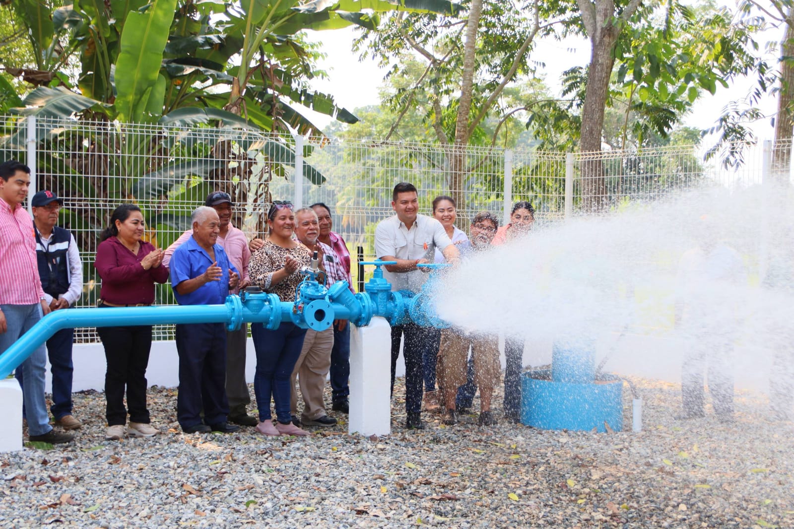 Con acciones que impactan en el bienestar familiar, la transformación avanza en Comalcalco