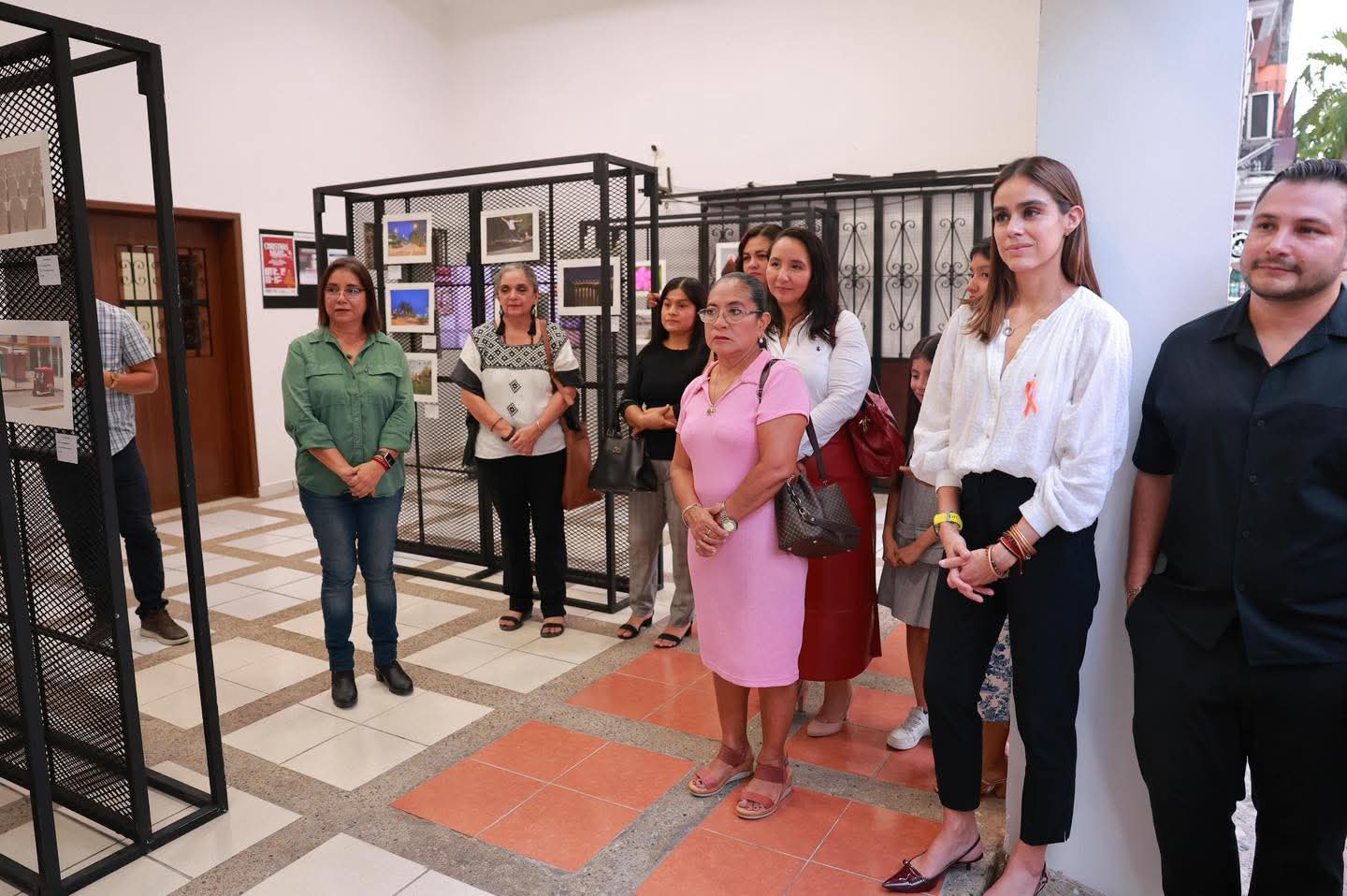 Invita Centro a exposición fotográfica de mujeres “Mi Colonia en Imágenes” en la Casa Barrio Mágico
