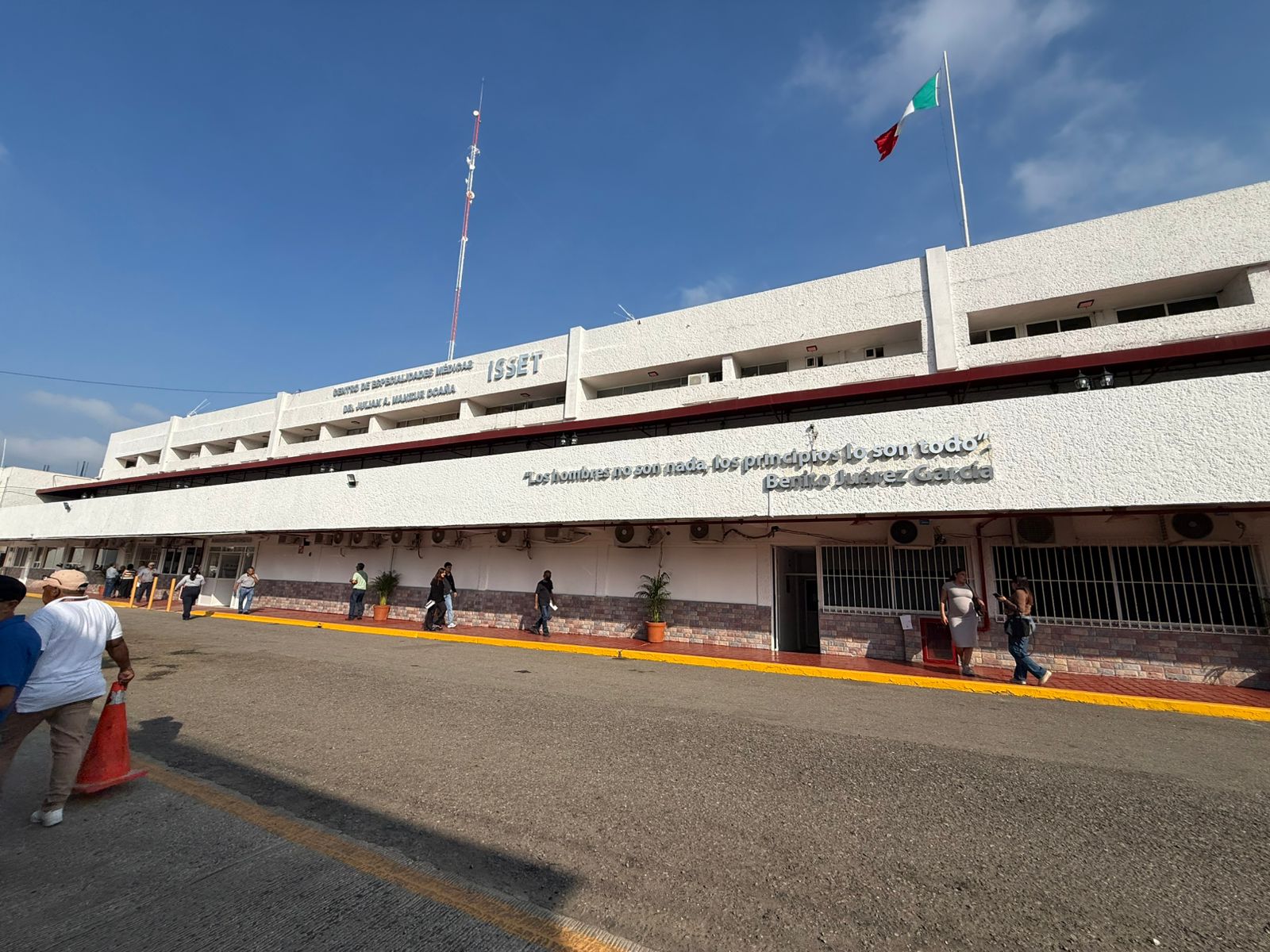 Inaugura Javier May ampliación del área de urgencias del CEM ISSET