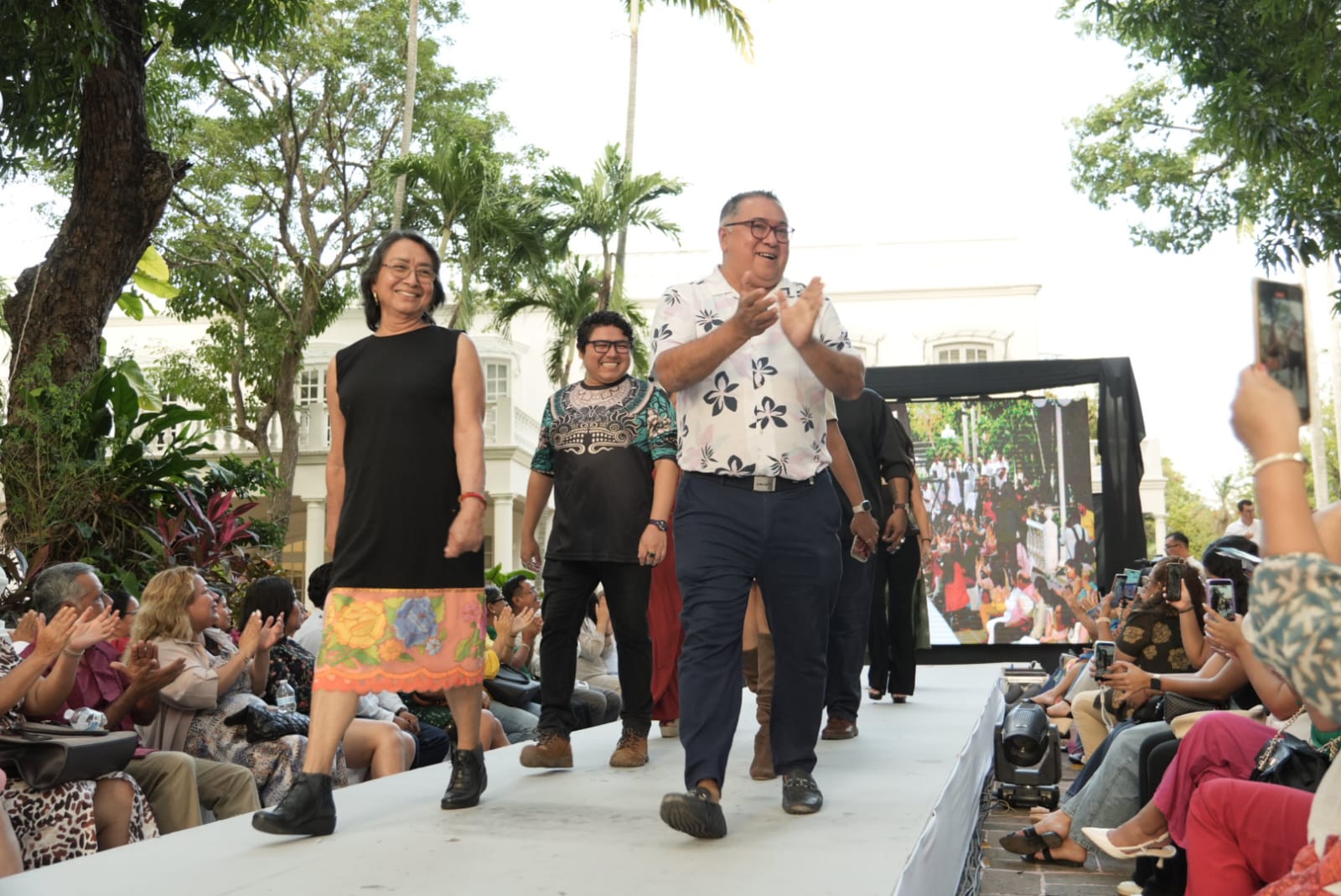 Brinda Gobierno del Pueblo impulso al sector artesanal con exitoso Desfile de Moda “Jit’Pixan”