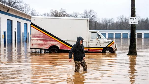 Al menos un muerto por fuerte tormenta en California que se extenderá hasta la Navidad