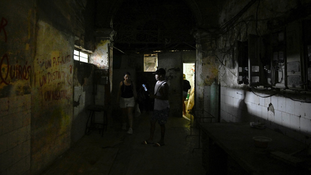 Nochebuena y Navidad a oscuras: los apagones no dan tregua a Cuba en las fiestas