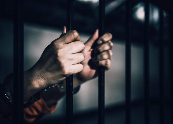 FGR obtiene sentencia de más de dos años de prisión contra dos personas por portación de arma de fuego en Tabasco