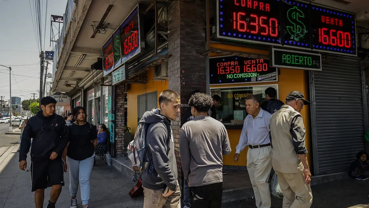 Remesas recibidas por México caen un 5.1 % en los primeros 11 meses de 2025