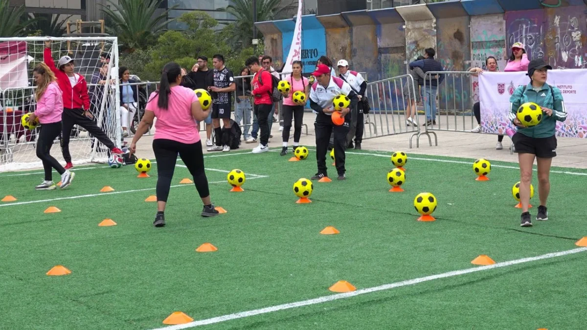 CDMX busca récord con la clase de futbol más grande del mundo