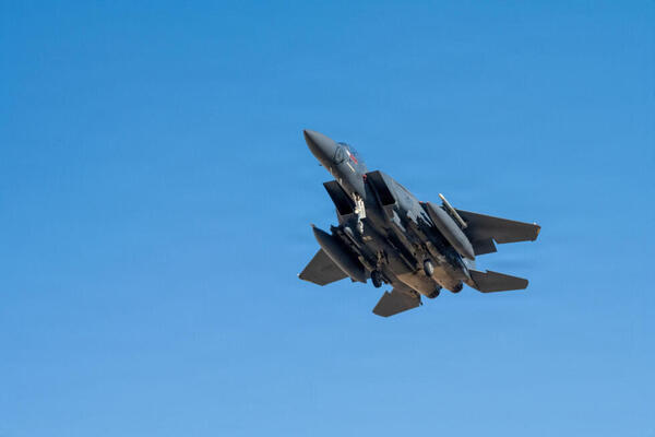 EE. UU. rescata a uno de los dos pilotos del caza derribado por Irán