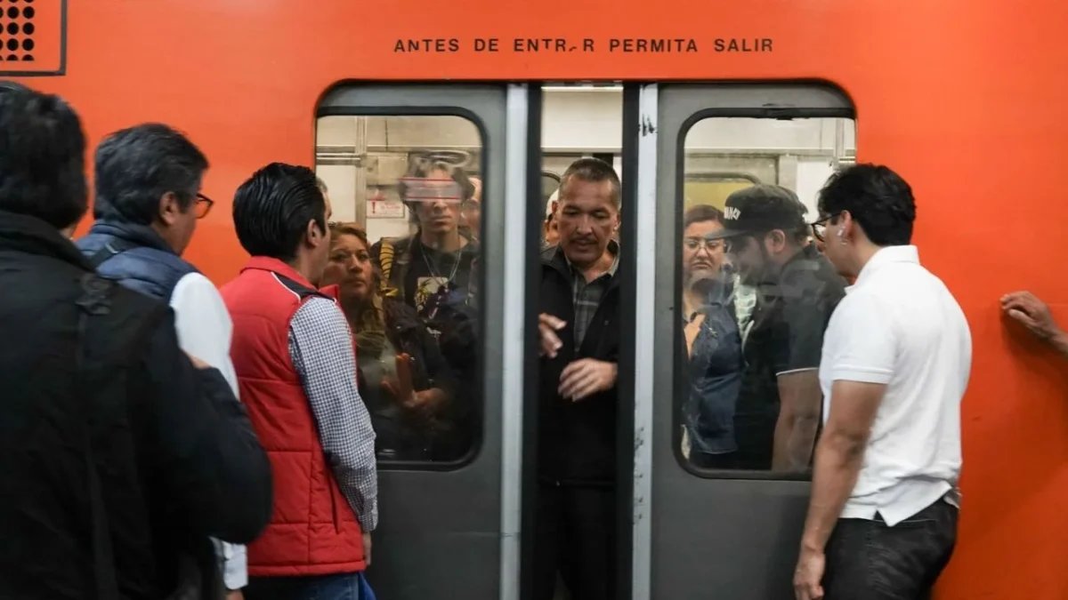 Detienen servicio en Línea 2 del Metro por incidente