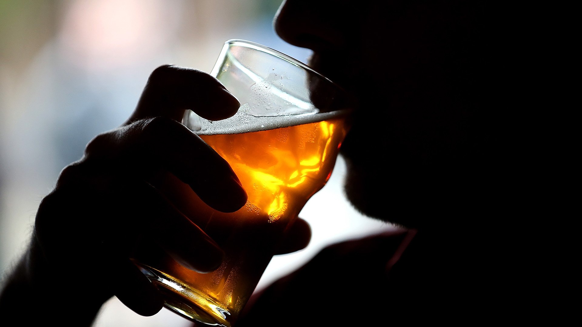 Urgen a legisladores mexicanos instaurar etiquetado de advertencia en bebidas alcohólicas