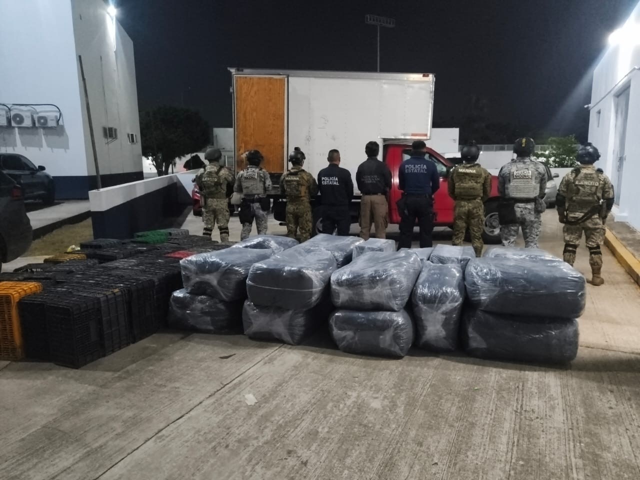 Guardia Nacional y Ejército Mexicano detuvieron a una persona y aseguraron droga en el municipio de Cárdenas
