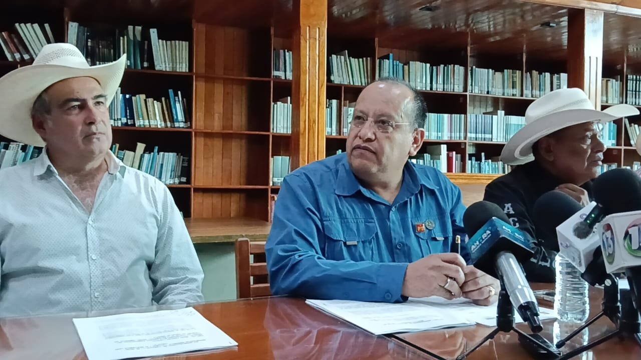 Martín Palacios, ofrece disculpa pública tras polémica comparación de mujeres con caballos