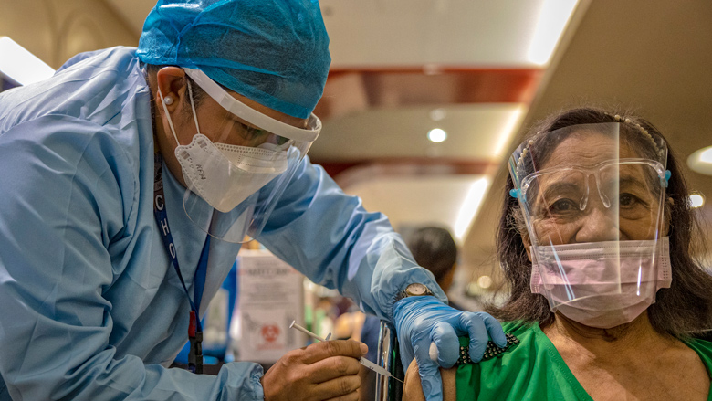 «El hantavirus no es como el Covid-19», afirma el director de los CDC de EU