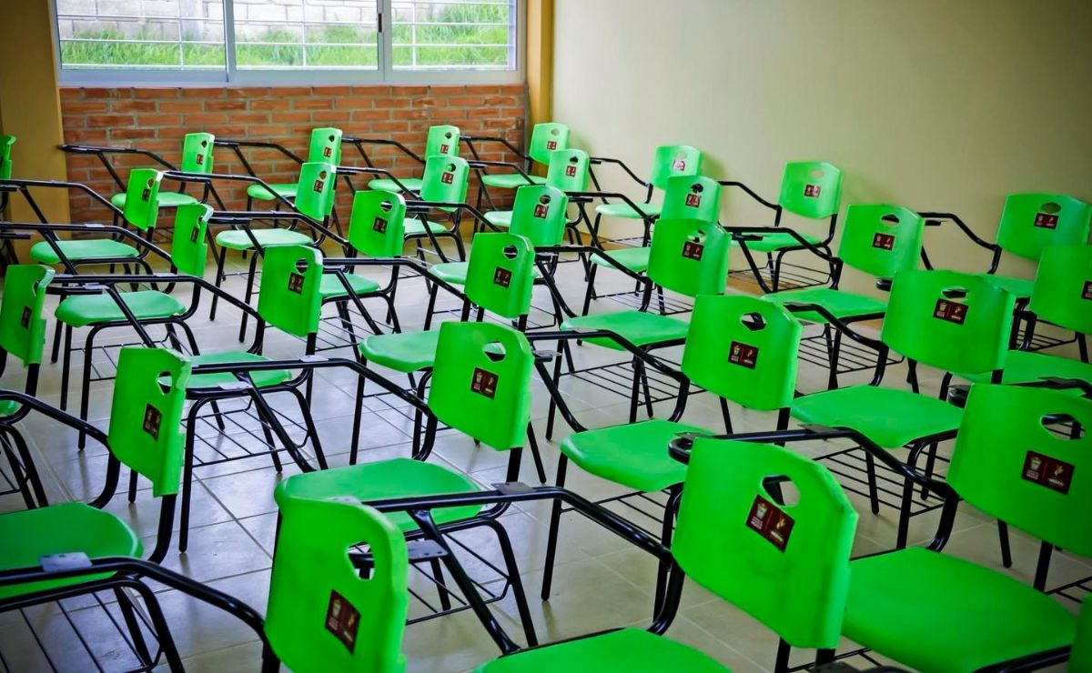 SEP confirma megapuente de cuatro días por Día del Maestro