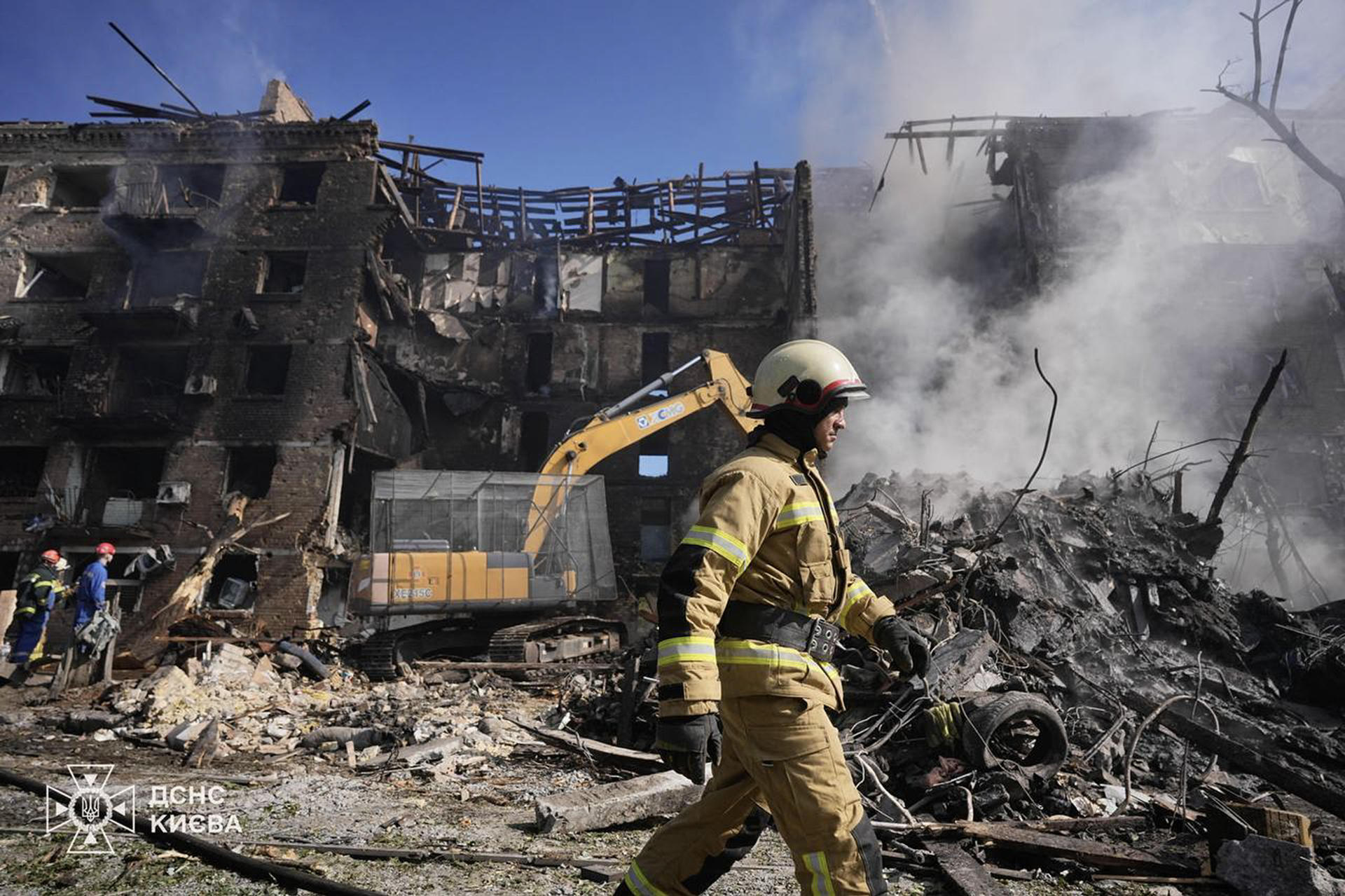 Rusia lanza ataque masivo contra Ucrania; deja 4 muertos y casi 100 heridos