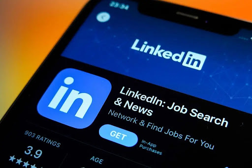 ONG denuncia a LinkedIn por el manejo y venta de datos de usuarios en Austria