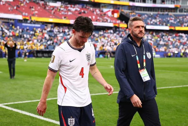 Inglaterra deja dudas tras empatar con Ghana