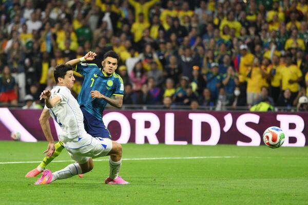 Colombia juega ‘de local’ en el Azteca y vence a Uzbekistán en el Mundial