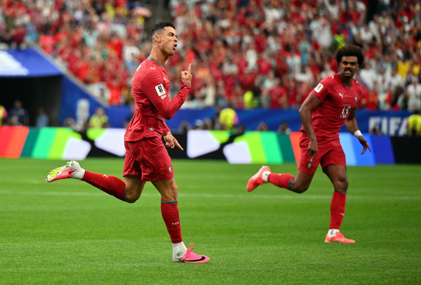 Portugal golea 5-0 a Uzbekistán, con doblete de Cristiano Ronaldo