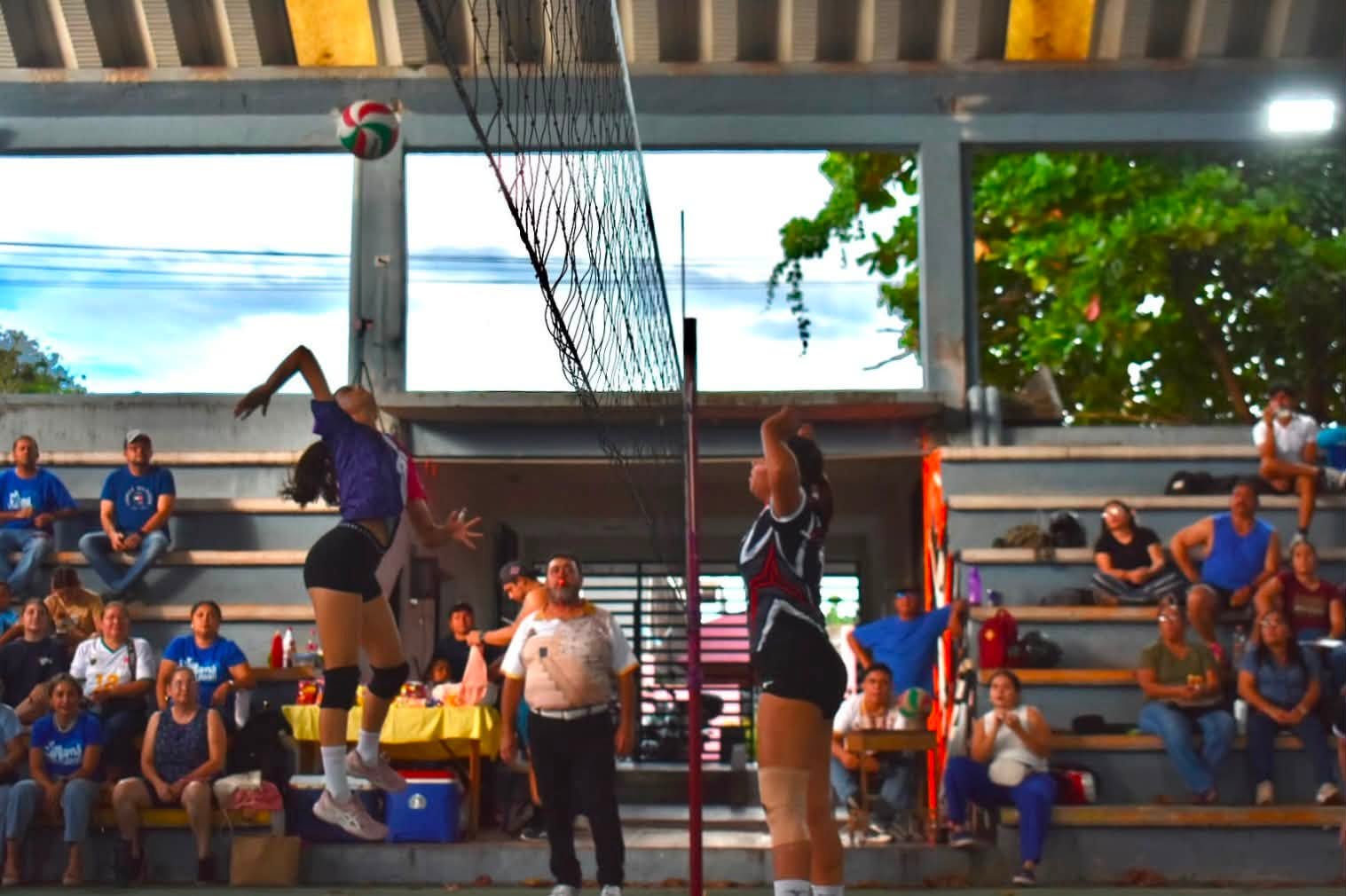 Comalcalco define a las finalistas de la Liga Municipal de Voleibol