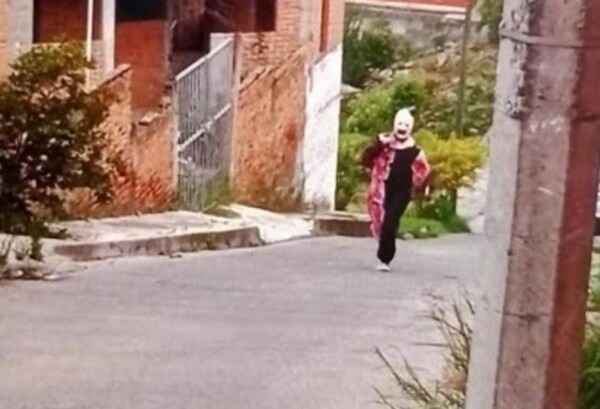 Misterioso payaso provoca temor y despliegue policial en Morelia