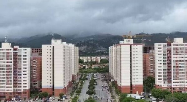Venezuela entrega primeras viviendas a familias afectadas por terremotos