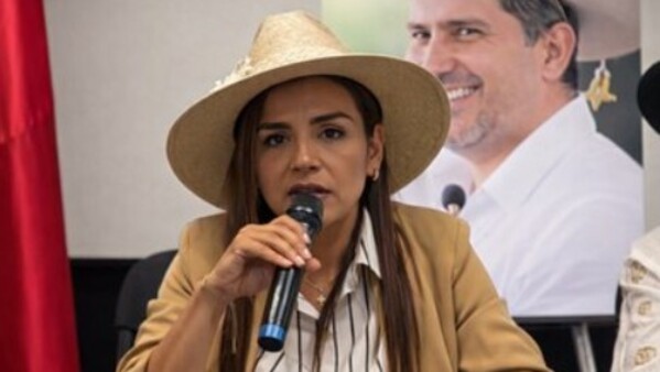 Esposa de Carlos Manzo busca seguir audiencia del presunto autor intelectual del crimen