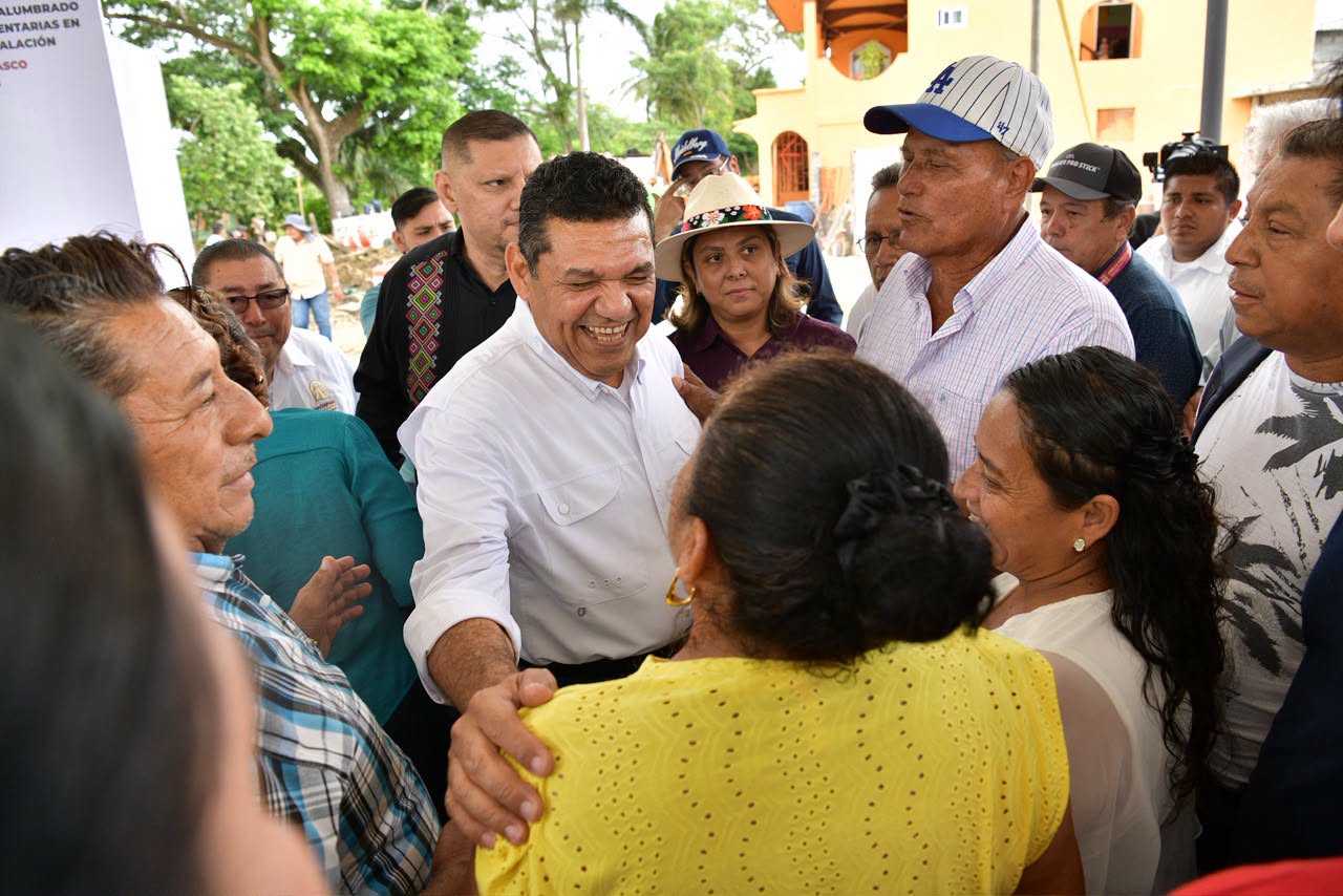 Gobierno de Tabasco y CFE instalan módulo para atender problemas de energía eléctrica