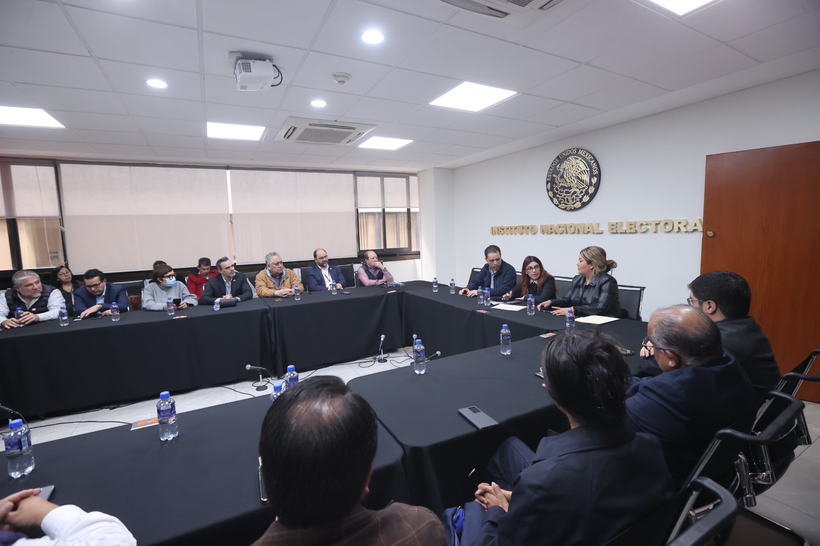 INE entrega oficinas y prerrogativas a Somos MX y PAZ
