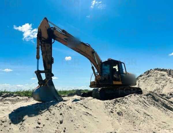 Asegura FGR maquinaria usada para extracción ilegal en Tabasco