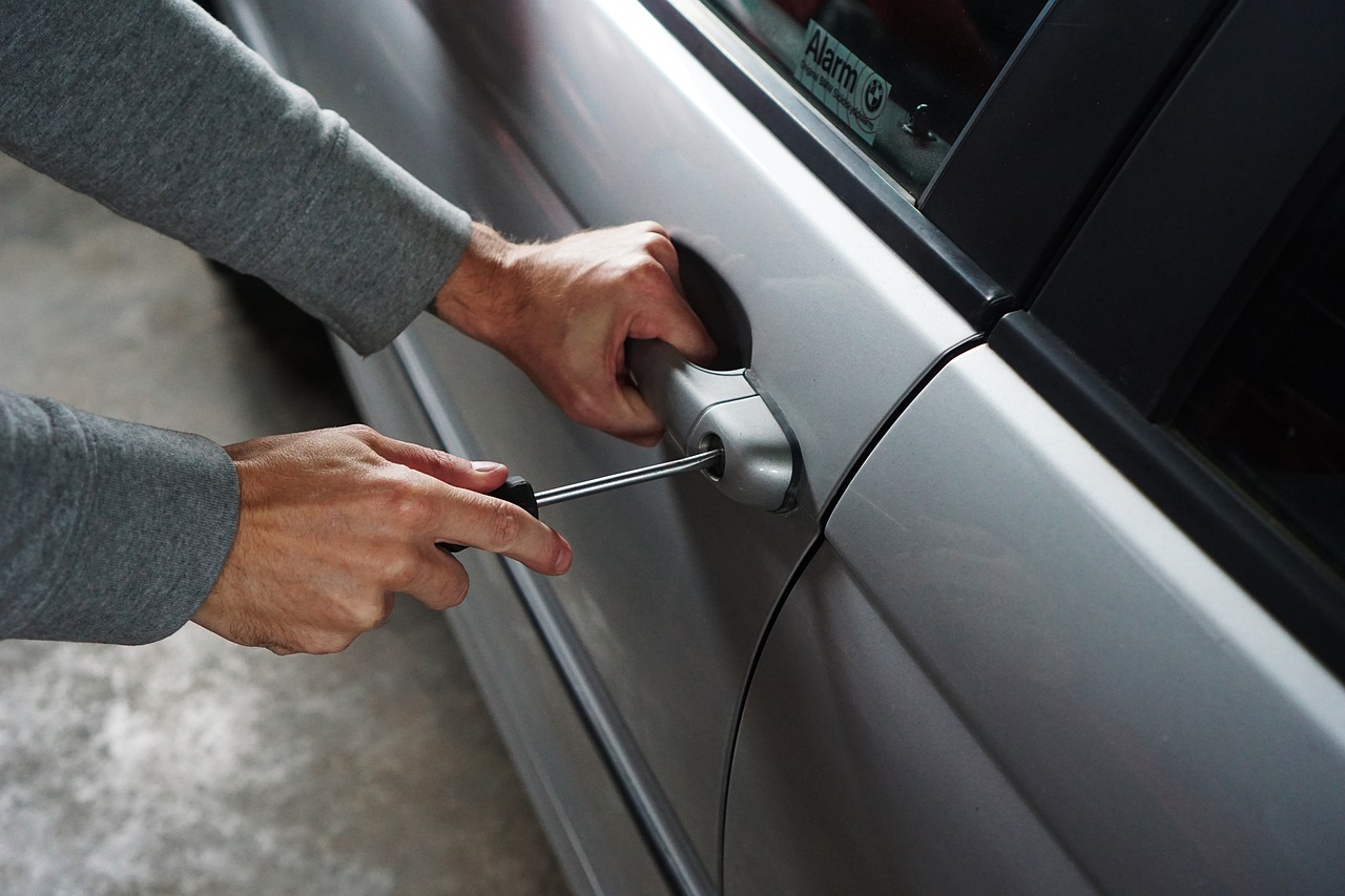 Robo de autos asegurados en México disminuye 16.2% y alcanza su nivel más bajo desde la pandemia