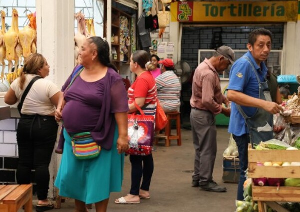 Gobierno de Centro defiende legalidad en la administración de mercados públicos